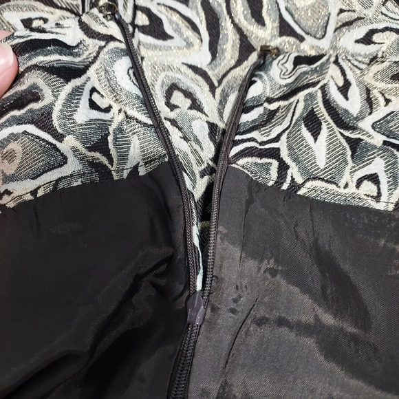 Ann Taylor LOFT Brown and Gold Pleated Brocade Skirt in Size 12 - Picture 7 of 10